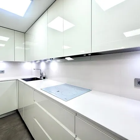 Centro-playa Fontanilla 公寓 马尔韦利亚